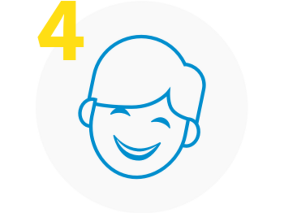 Lächelndes Gesicht mit kurzen Haaren, blau umrandet auf einem hellgrauen Kreis. In der oberen linken Ecke befindet sich eine gelbe Zahl „4“.